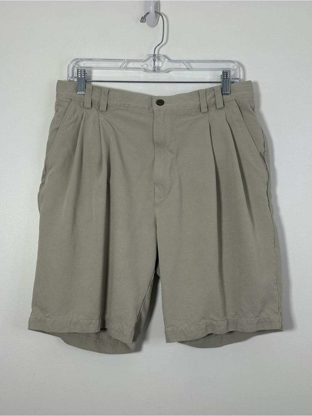 Tommy Bahama Men’s Size 33 Khaki Pleated Silk Shorts Embroidered Palm Tree
